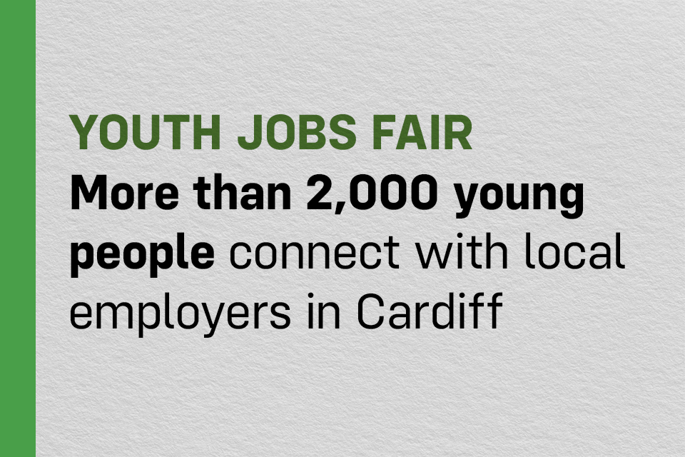 A maior feira de empregos da Cardiff vê milhares de jovens se conectarem com empregadores locais