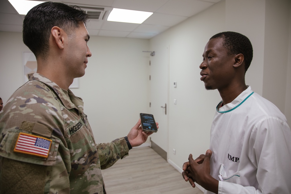 Imagem relacionada à notícia: O SETAF-AF testa a tecnologia de tradução durante o treinamento de resposta à crise em Angola