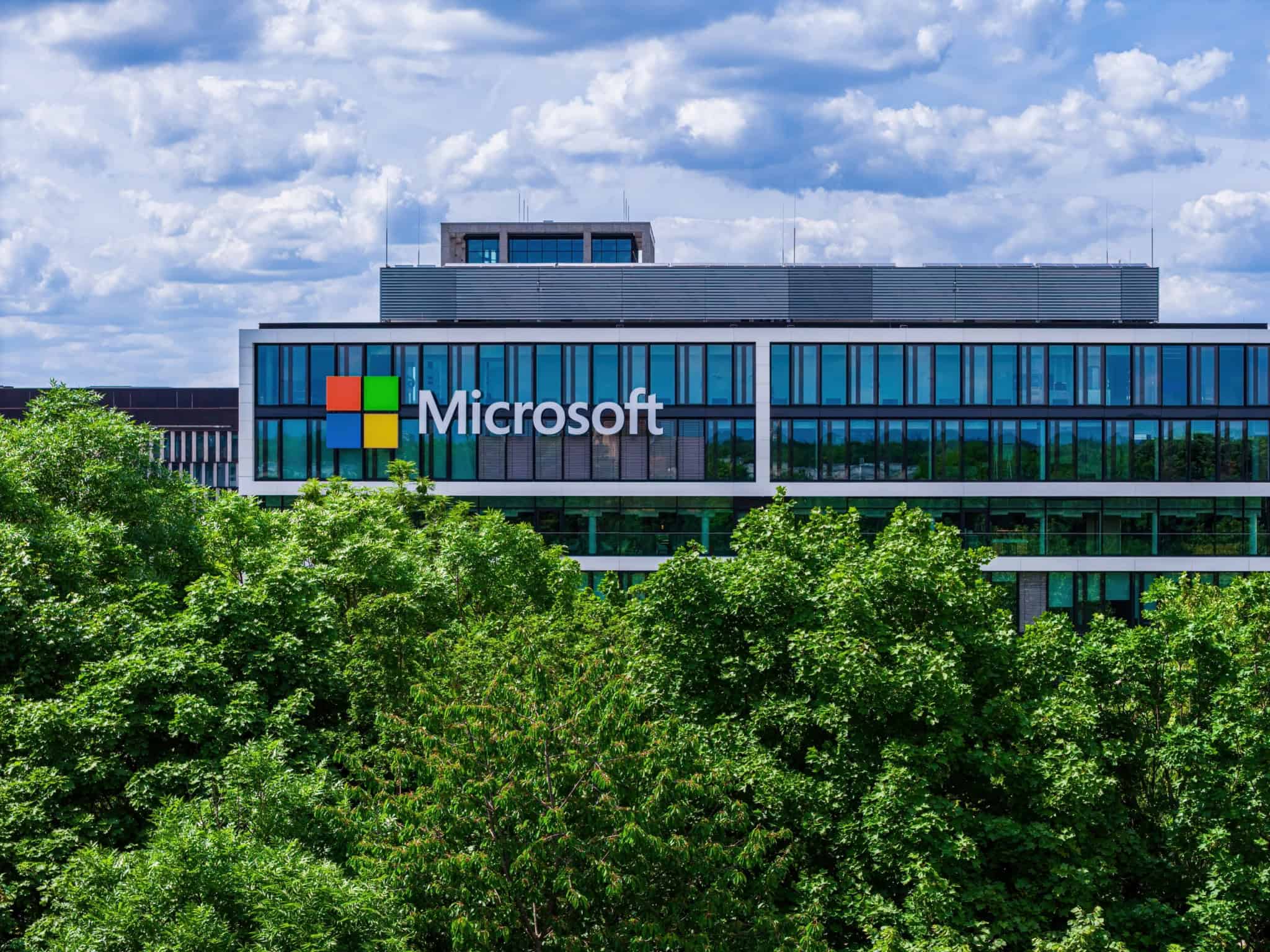 Microsoft aposta em designs da OpenAI para competir com Google e Amazon