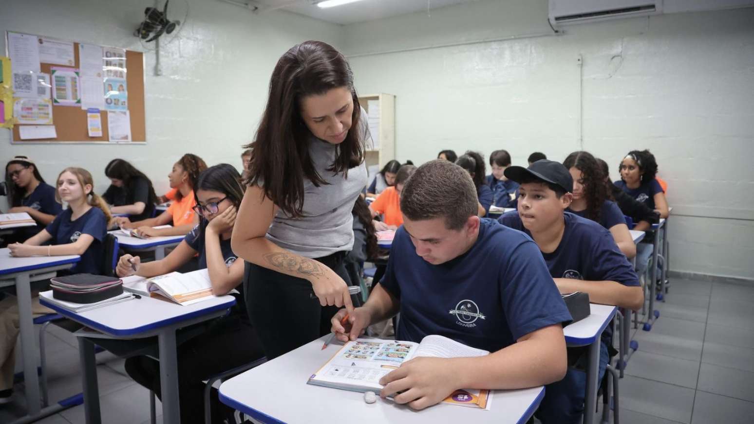 Escolas estaduais de SP usam IA no ensino