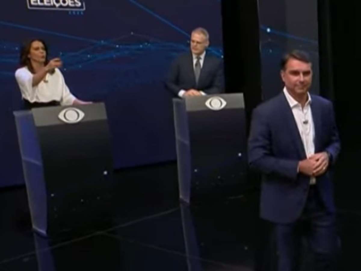 Apresentadores da Band levantam a voz contra plateia nas considerações finais de Flávio e Lula: 'Não é parte do debate'