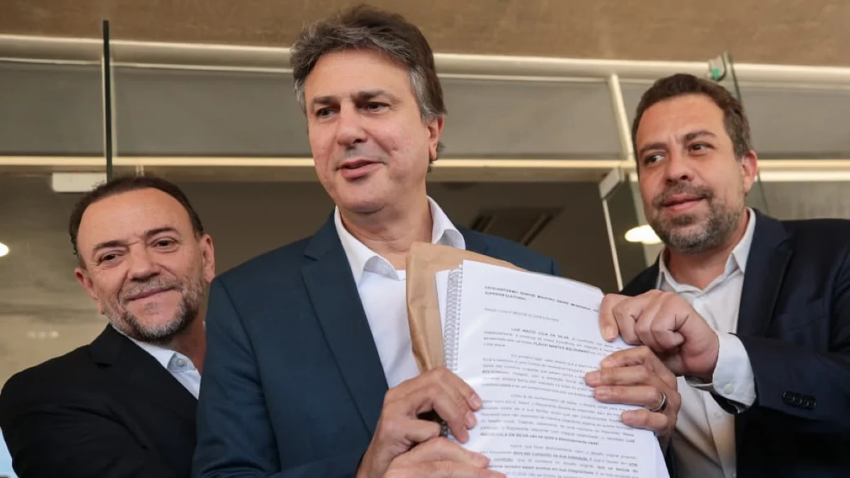 Campanha de Lula entrega documentos e pede TSE como árbitro de sigilos