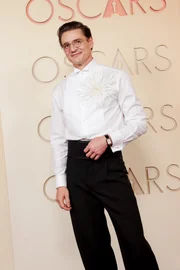 Lamine Yamal aposta em visual da Chanel para a Bola de Ouro 2026