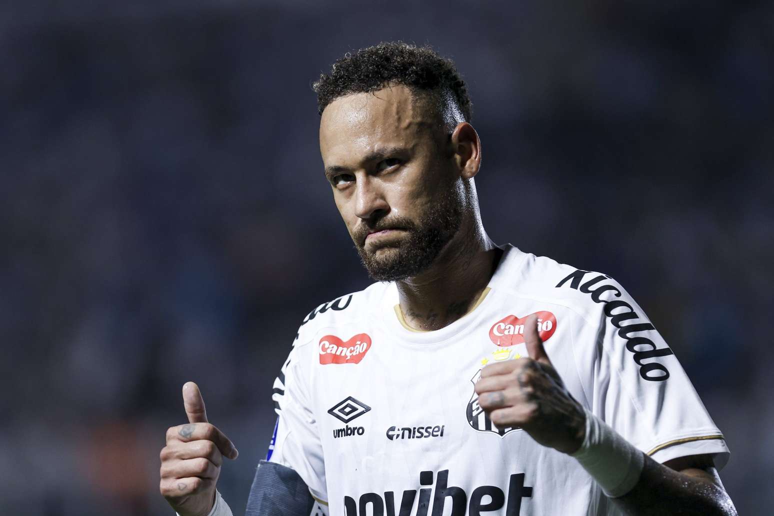 Imagem da matéria: Neymar será denunciado ao STJD após expulsão contra o Bahia