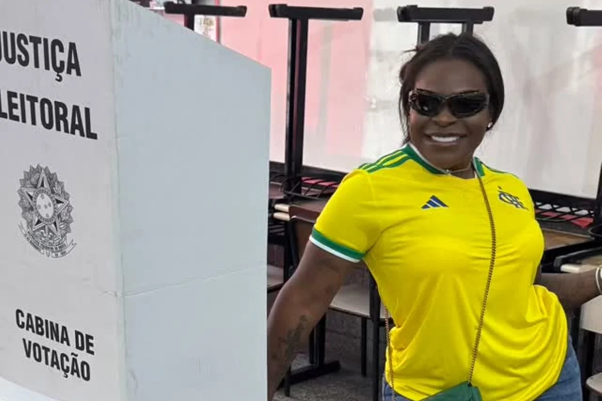 Apoiadora de Flávio, Jojo Todynho assume derrota e pede paz entre eleitores