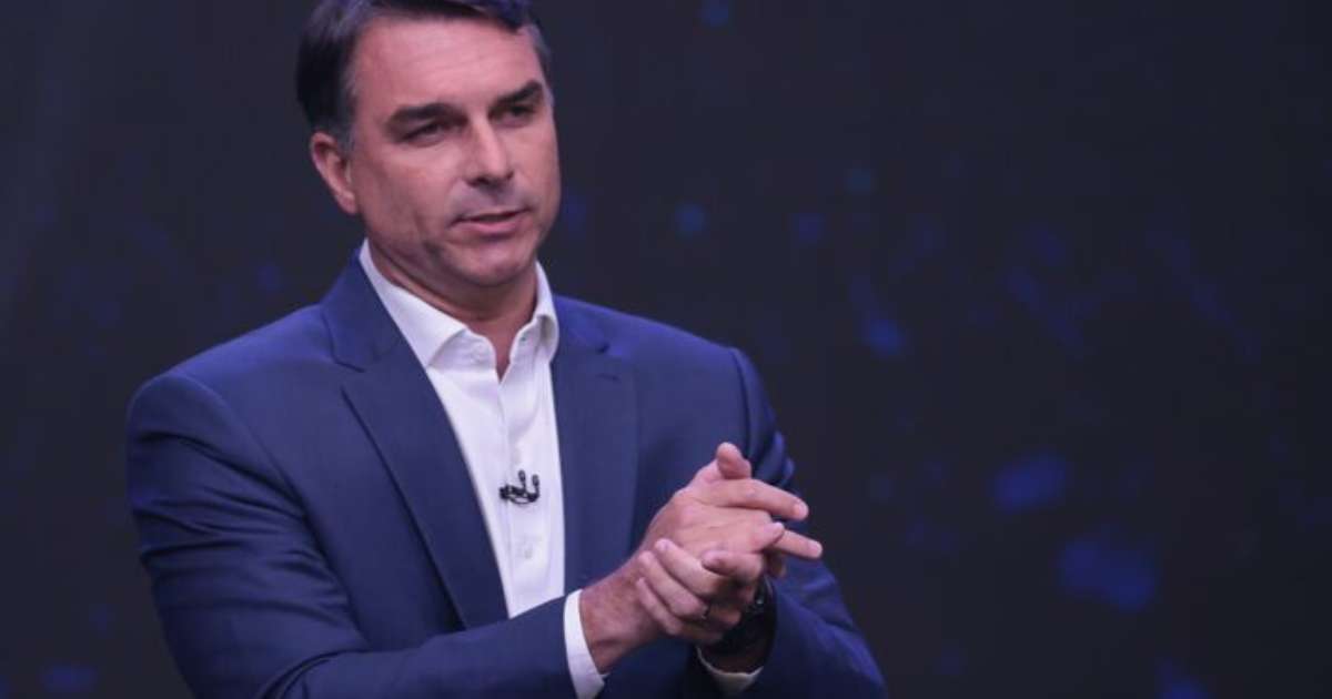 O que acontece com as investigações contra Flávio Bolsonaro se ele for eleito presidente?