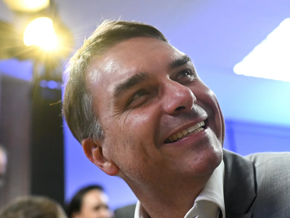 Globo diz que almoço com Flávio não teve lideranças do jornalismo