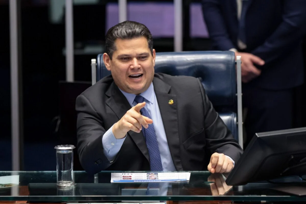 Imagem da matéria: União e PP apoiam reeleição de Alcolumbre e afastam planos de Tereza