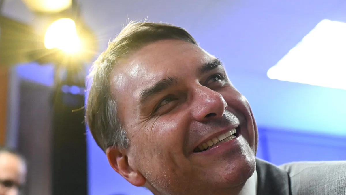 Globo diz que almoço com Flávio não teve lideranças do jornalismo
