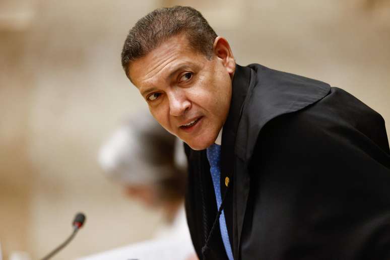 Kassio Nunes Marques determina que Meta reestabeleça o canal 'Exército de Lula'
