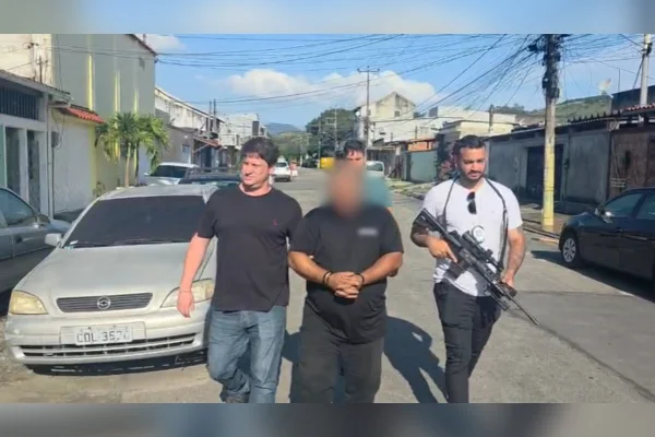 RJ: pai é preso por estuprar filho de 5 anos e obrigá-lo a ver pornografia