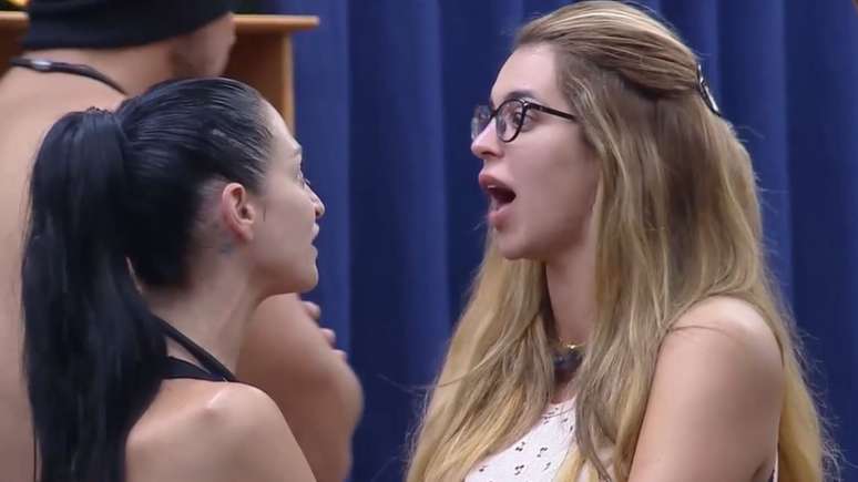 'A Fazenda 18': Mônica, Ariela e Maíra protagonizam barraco com xingamentos e acusações