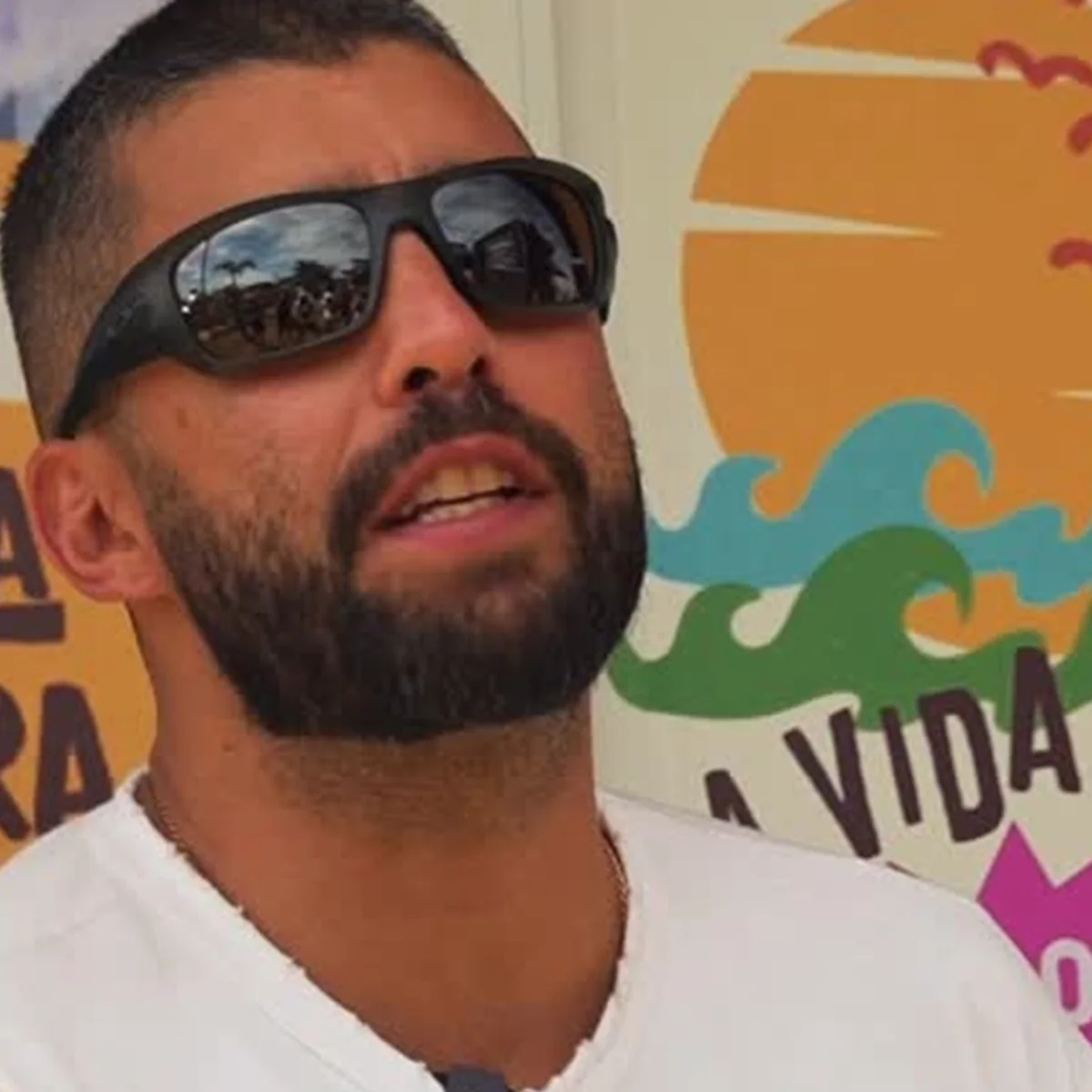 Pedro Scooby vira alvo de ação movida por ex-funcionária do pai: entenda