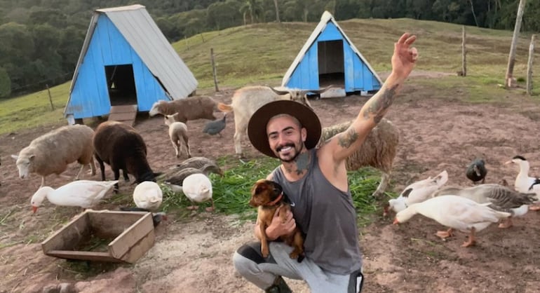Daniel Erthal detona Serginho Hondjakoff na frente do peão: ‘Mentiroso, de bobo não tem nada!’