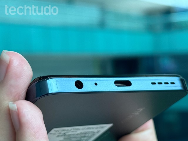 Áudio do WhatsApp baixo? Veja como limpar o microfone do celular