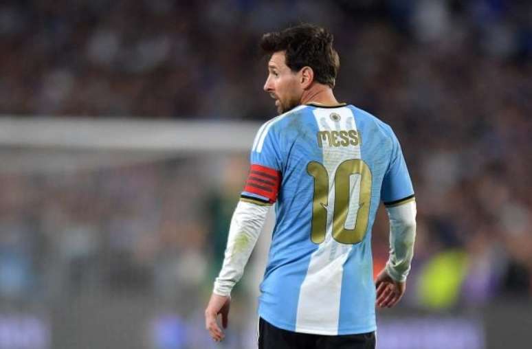 Messi se emociona em despedida, relembra o pai e diz: "Foi um orgulho"