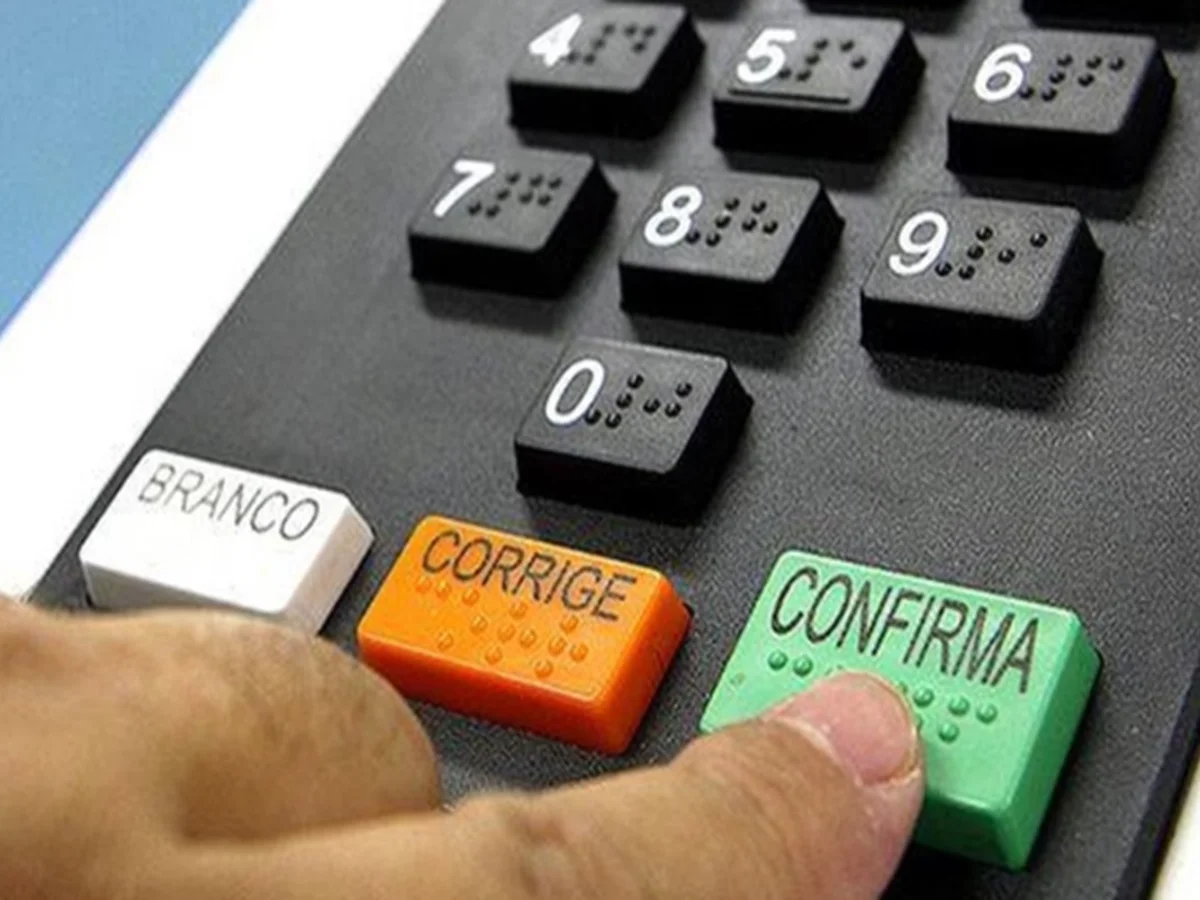 Moscou é único local no exterior com votação manual em papel, diz TRE-DF