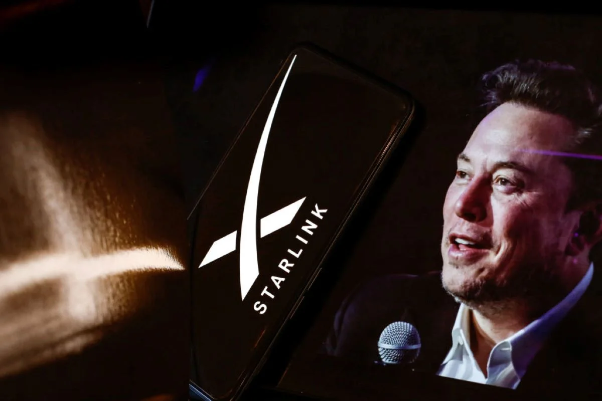 Imagem colorida de logo da Starlink, de Elon Musk - Metrópoles