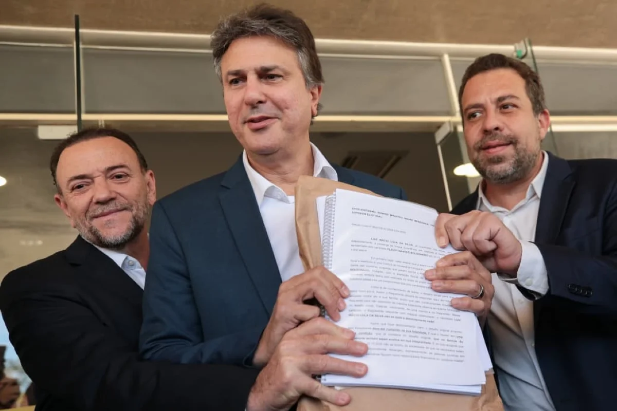 Campanha de Lula entrega documentos e pede TSE como árbitro de sigilos