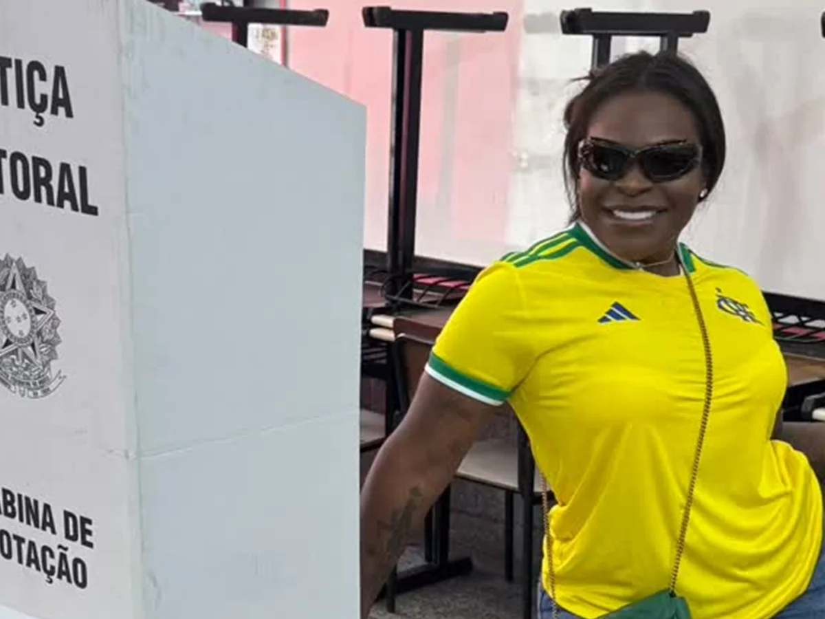 Apoiadora de Flávio, Jojo Todynho assume derrota e pede paz entre eleitores